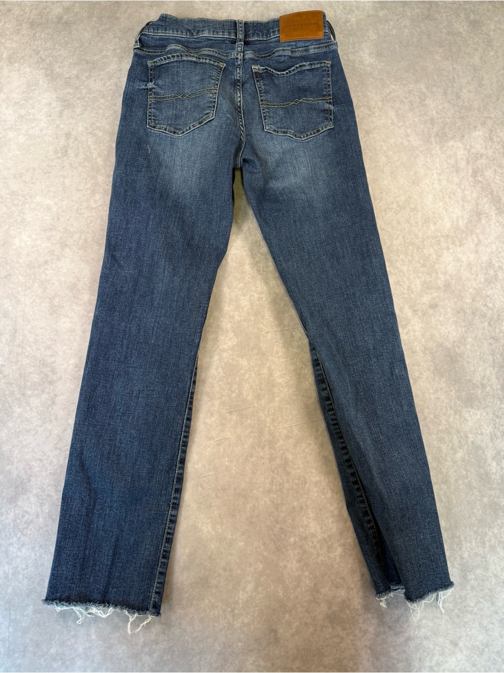 Lucky Brand Sweet Mid Rise Straight Jeans Women’s 4/27A Blue Raw Hem Ankle - Picture 7 of 9